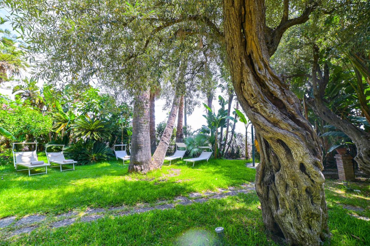 Hotel Baia Delle Sirene تاورمينا المظهر الخارجي الصورة