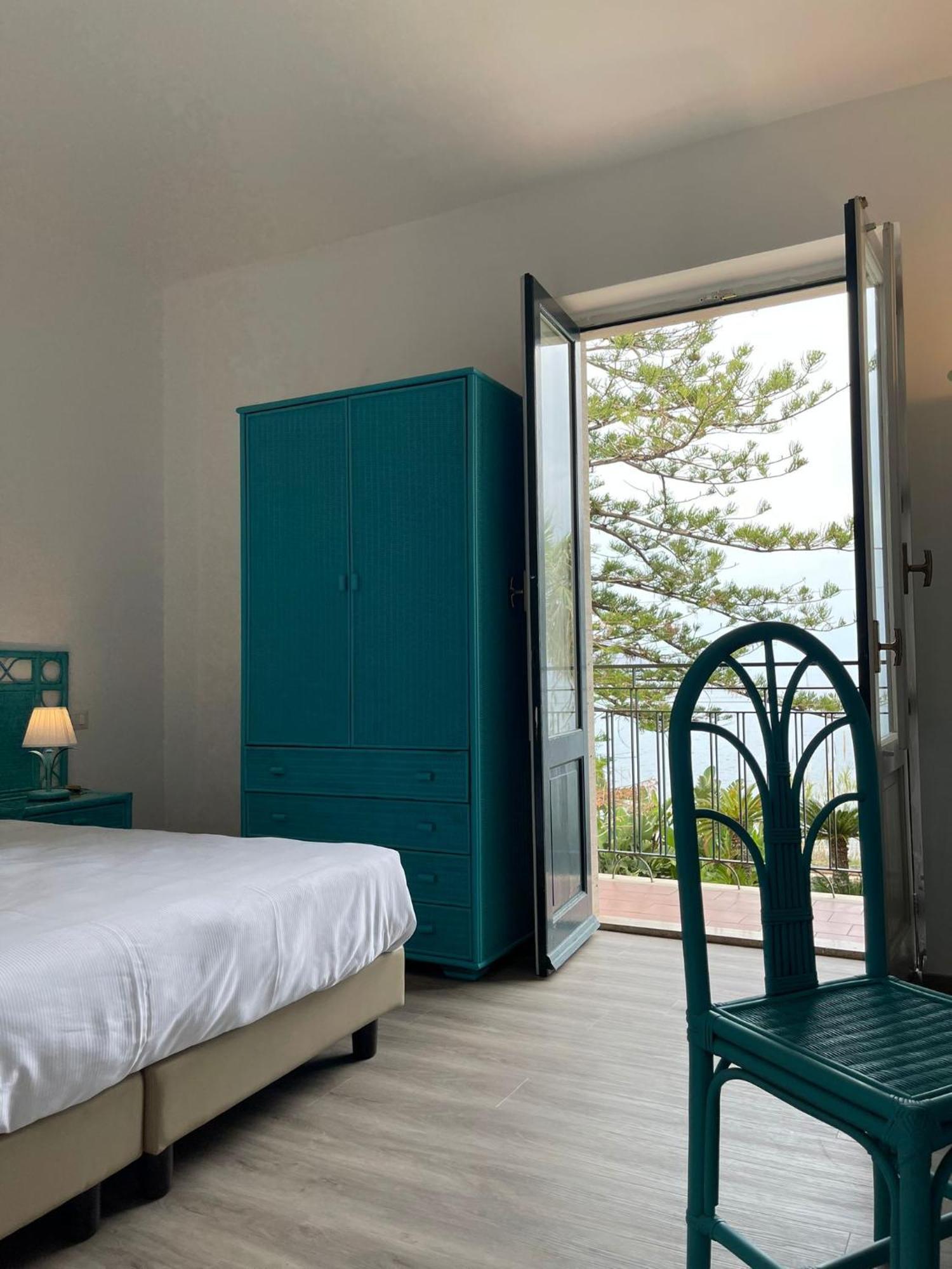 Hotel Baia Delle Sirene تاورمينا المظهر الخارجي الصورة