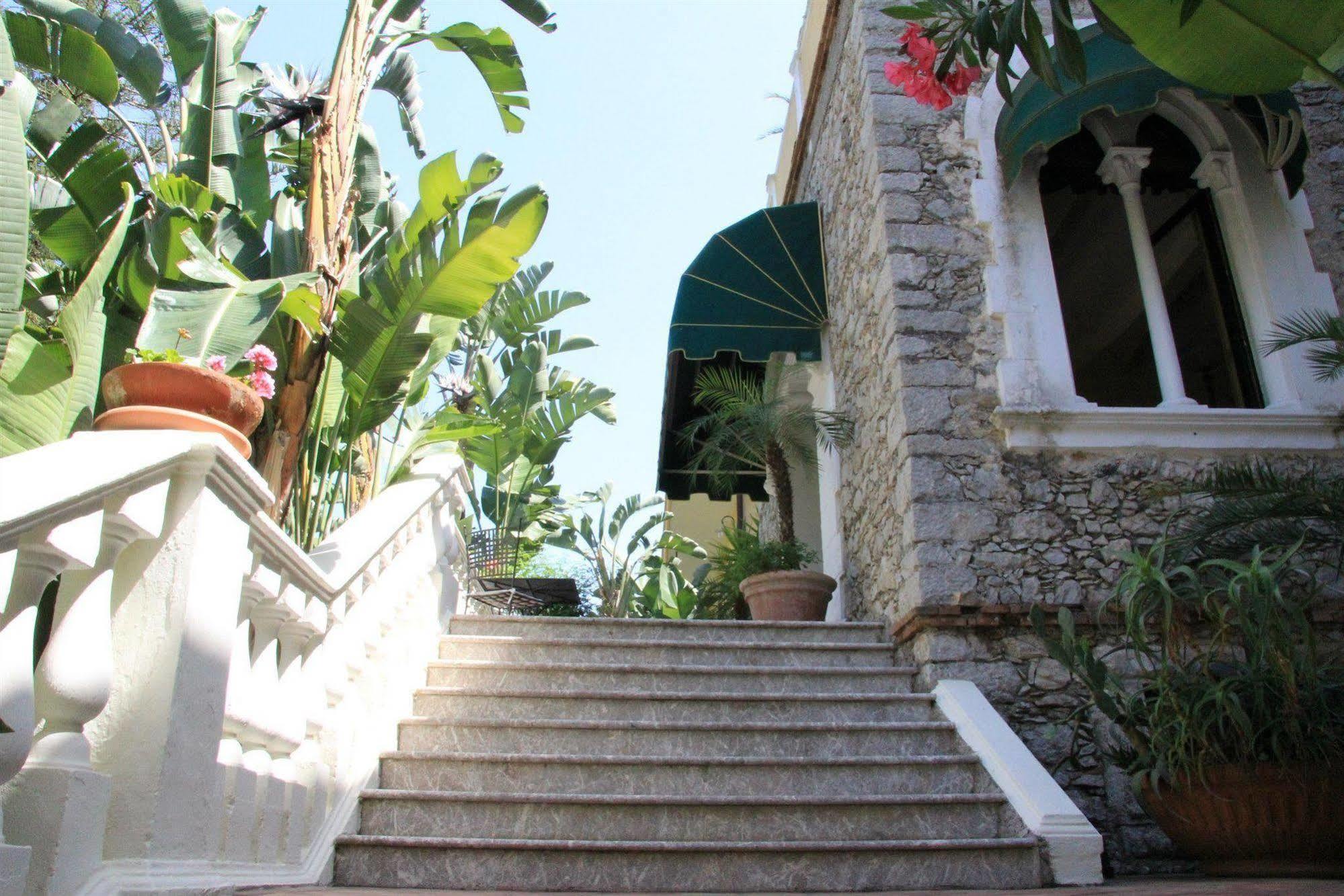 Hotel Baia Delle Sirene تاورمينا المظهر الخارجي الصورة